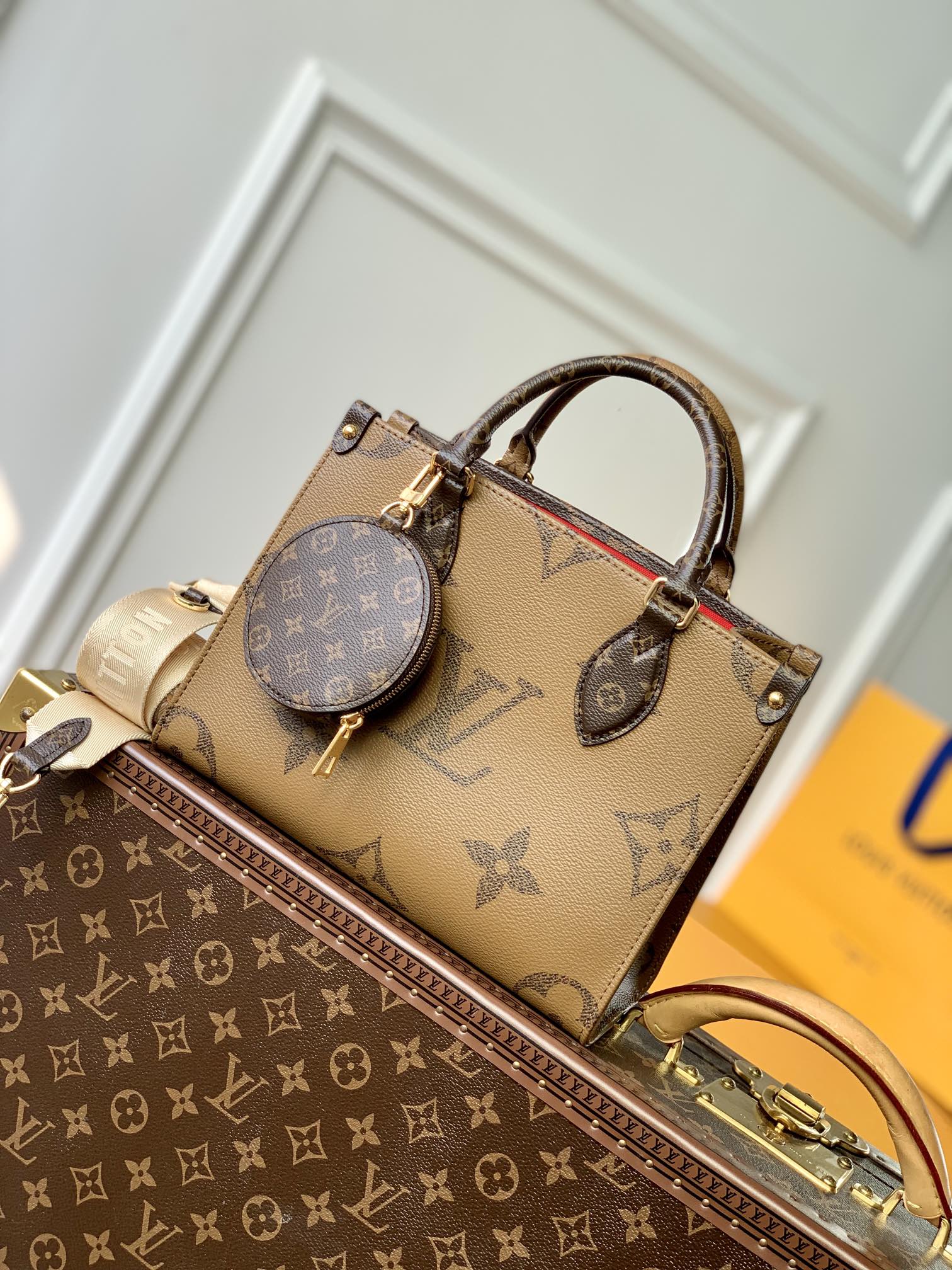 LV OnTheGo M46373 25x19x11.5cm