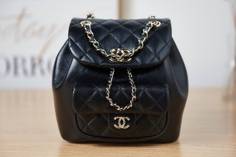 Chanel Bag backpack290806 18X18X12cm