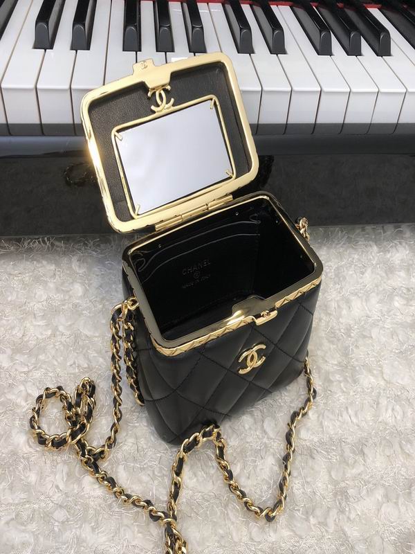 Chanel Bag Beauty s22p 314201 11x10x8cm