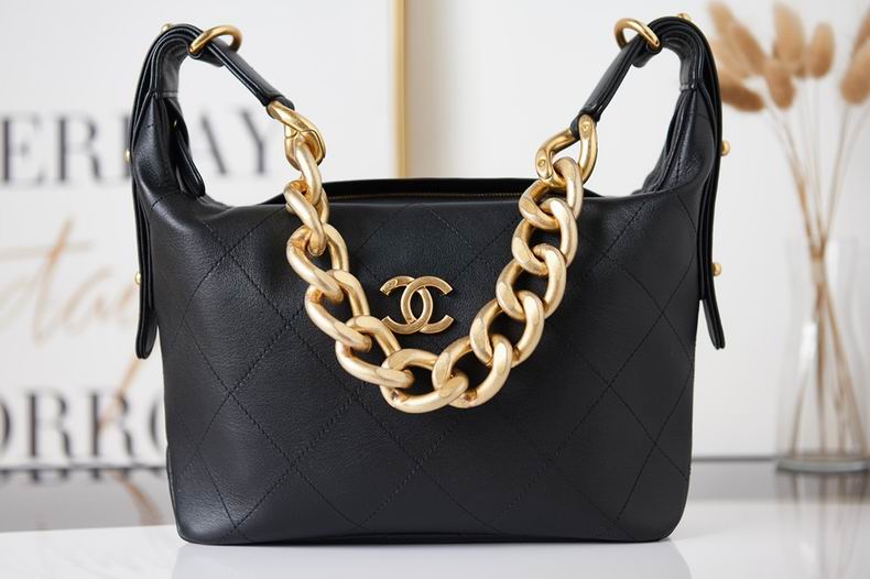 Chanel Bag Gabrielle AS2910 28x17x9 cm al