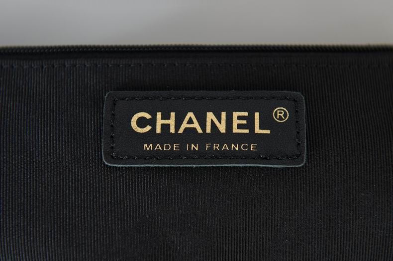 Chanel Bag Gabrielle AS2910 28x17x9 cm al