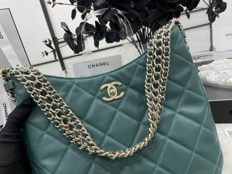 Chanel Bag Gabrielle Chanel 22P 26x26x8 cm al