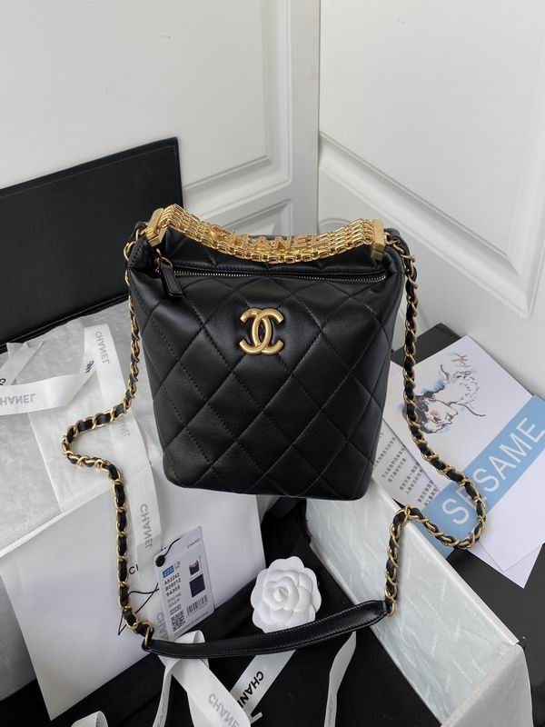 Chanel Bag Gabrielle AS3242 18X21X12CM al