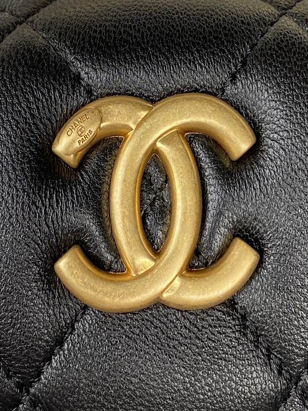 Chanel Bag Gabrielle AS3242 18X21X12CM al