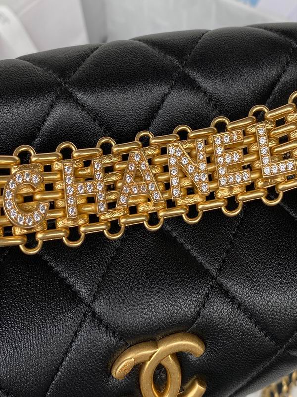 Chanel Bag Gabrielle AS3242 18X21X12CM al