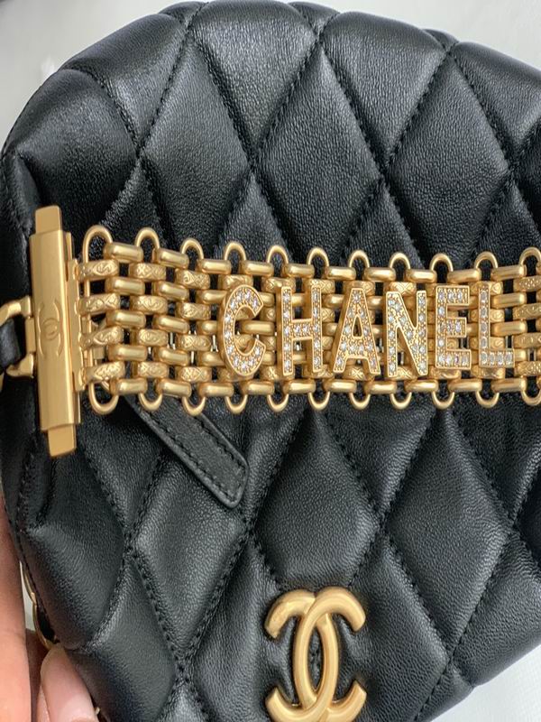 Chanel Bag Gabrielle AS3242 18X21X12cm al