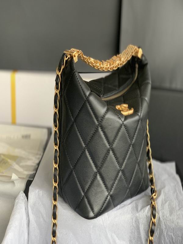 Chanel Bag Gabrielle AS3242 18X21X12cm al