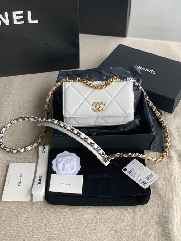 Chanel Bag Chanel 19AP0957 19x12x5cm AL