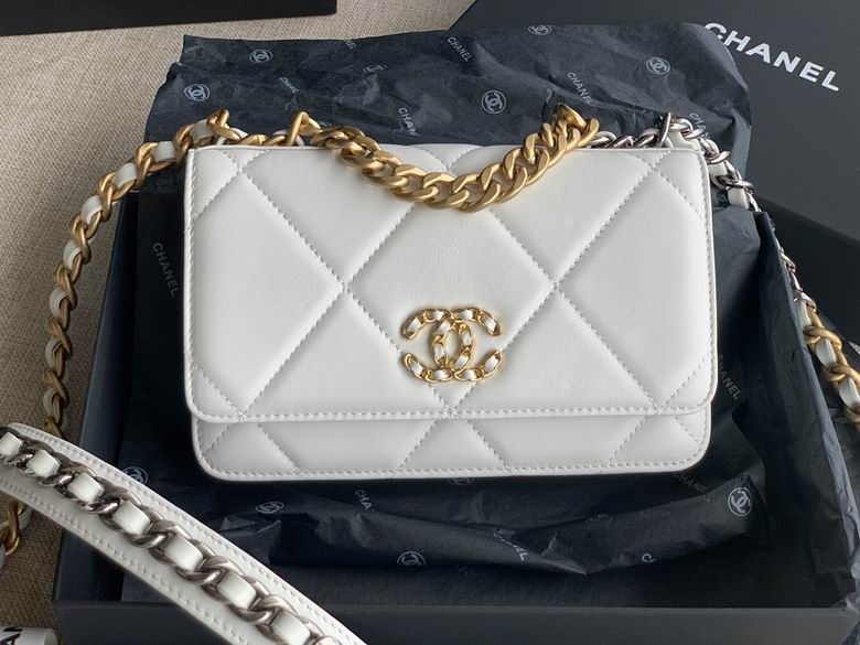 Chanel Bag Chanel 19AP0957 19x12x5cm AL