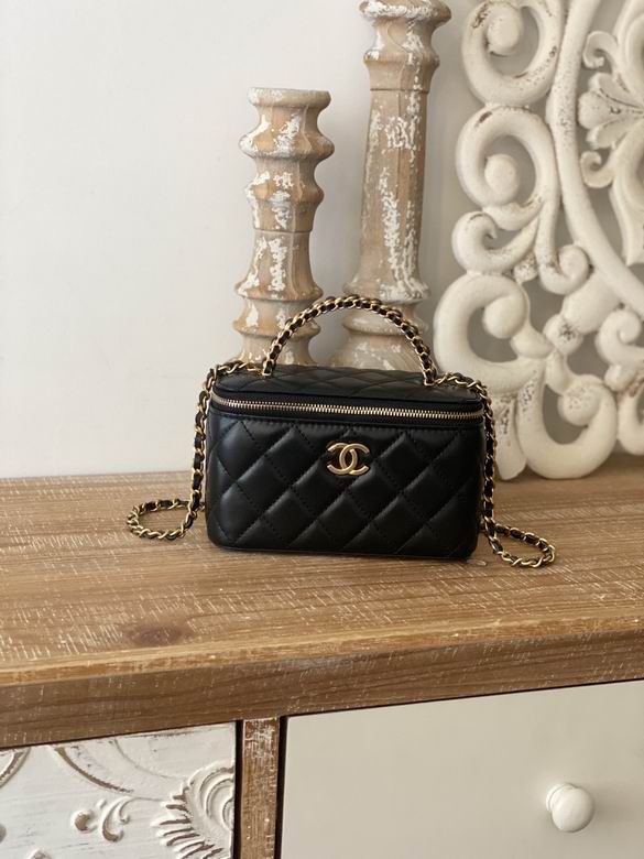 Chanel Bag Beauty s81230 16X9.5X8cm