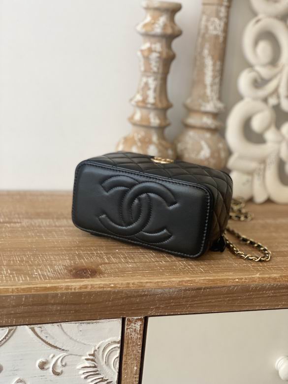 Chanel Bag Beauty s81230 16X9.5X8cm