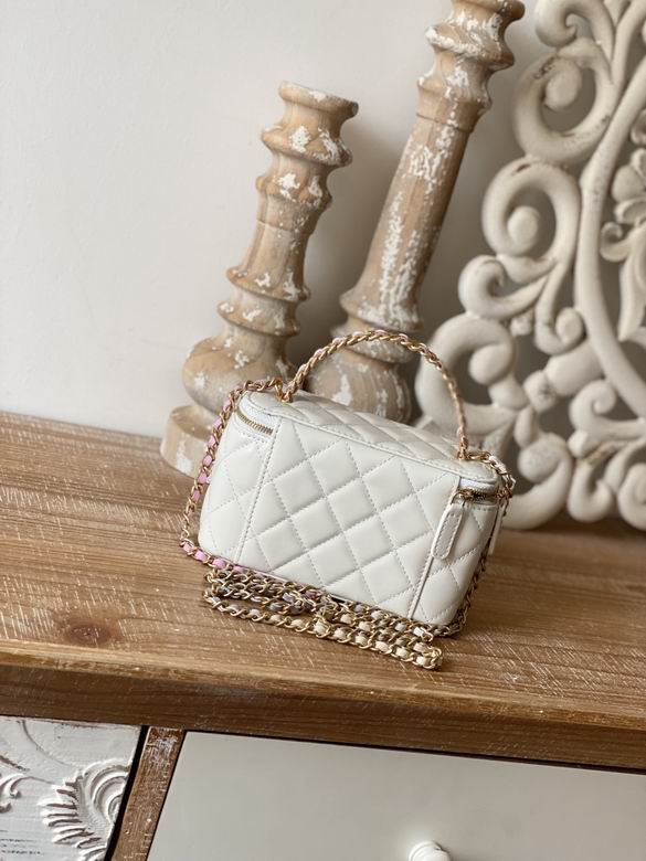 Chanel Bag Beauty s8125201 16X9.5X8cm