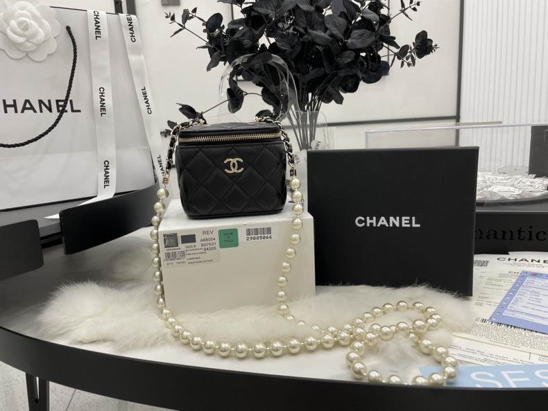 Chanel Bag Beauty sA6805401 8.5x11x7cm