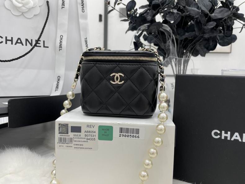 Chanel Bag Beauty sA6805401 8.5x11x7cm