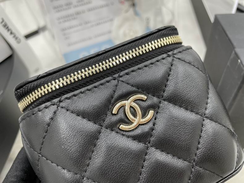 Chanel Bag Beauty sA6805401 8.5x11x7cm