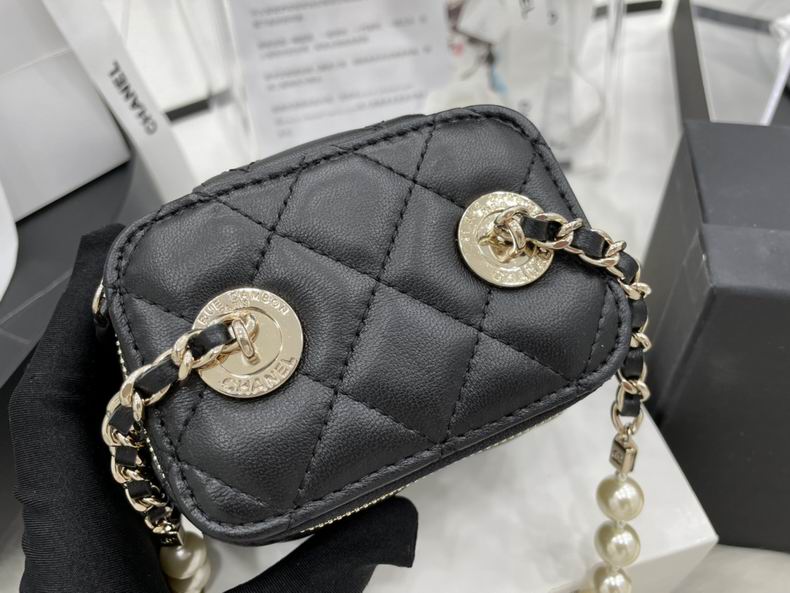 Chanel Bag Beauty sA6805401 8.5x11x7cm