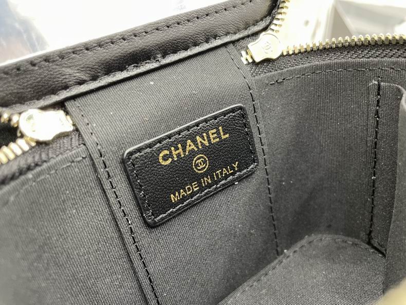 Chanel Bag Beauty sA6805401 8.5x11x7cm