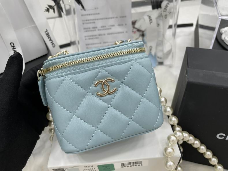 Chanel Bag Beauty sA6805402 8.5x11x7cm