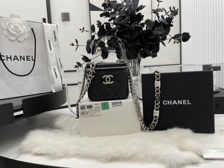 Chanel Bag Beauty sA6806801 11X8.5X7cm