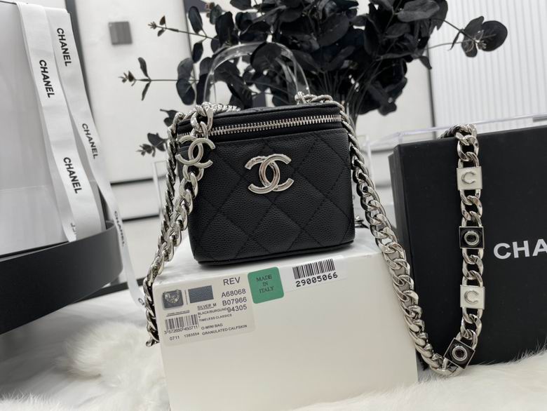 Chanel Bag Beauty sA6806801 11X8.5X7cm