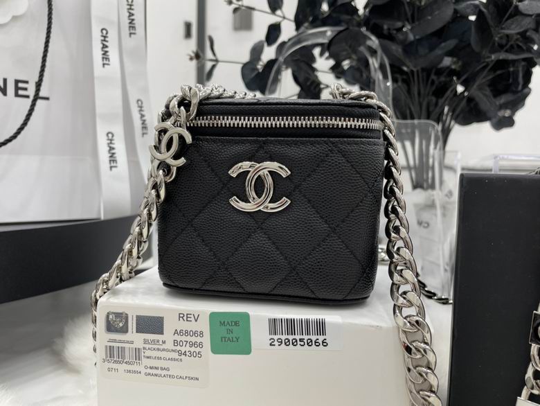 Chanel Bag Beauty sA6806801 11X8.5X7cm