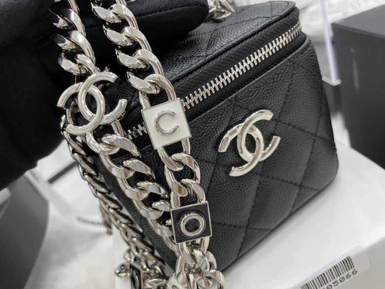 Chanel Bag Beauty sA6806801 11X8.5X7cm