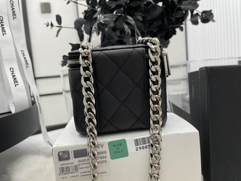 Chanel Bag Beauty sA6806801 11X8.5X7cm