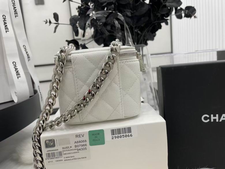 Chanel Bag Beauty sA6806802 11X8.5X7cm