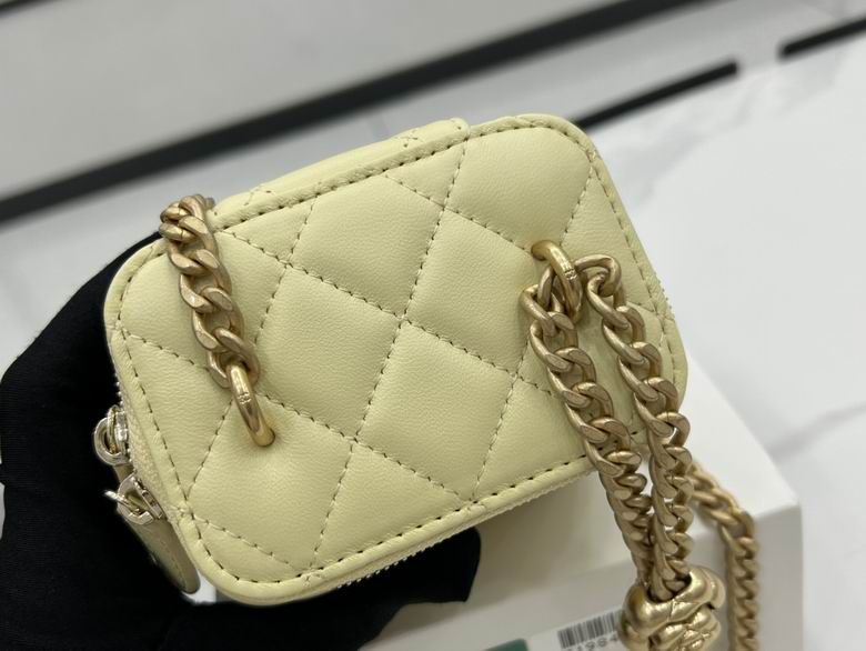 Chanel Bag Beauty sA6813902 10X8.5cm