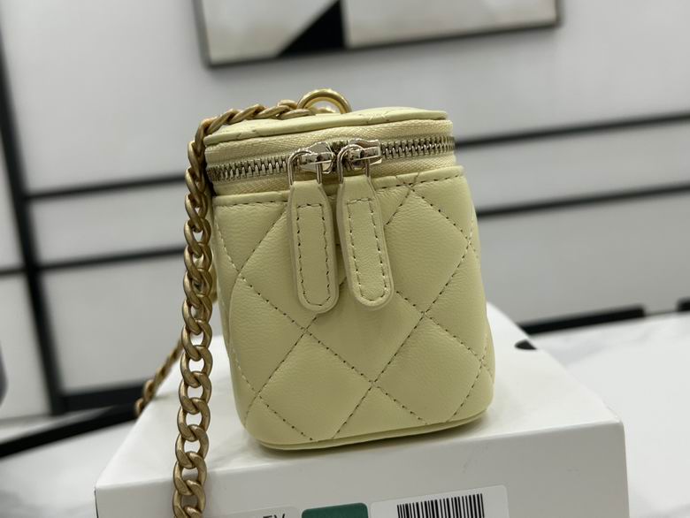 Chanel Bag Beauty sA6813902 10X8.5cm