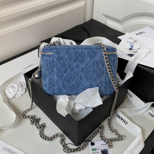 Chanel Bag Beauty sAP320401 17X9.5X8cm