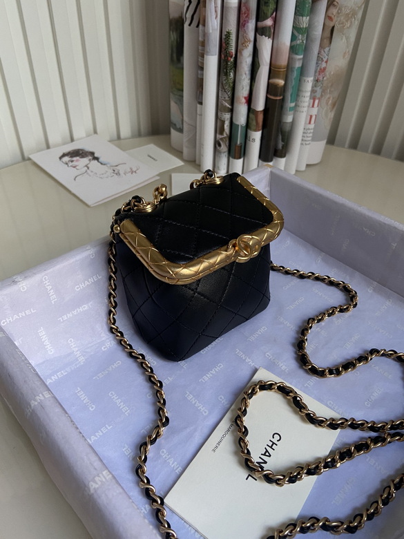 Chanel Bag Beauty sAS1885 14X11X7cm