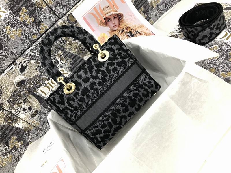 Dior Bag M0565 24x20x11cm yz..