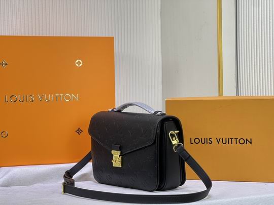 LV BAG Pochette Metis M40780 25x19x9cm 