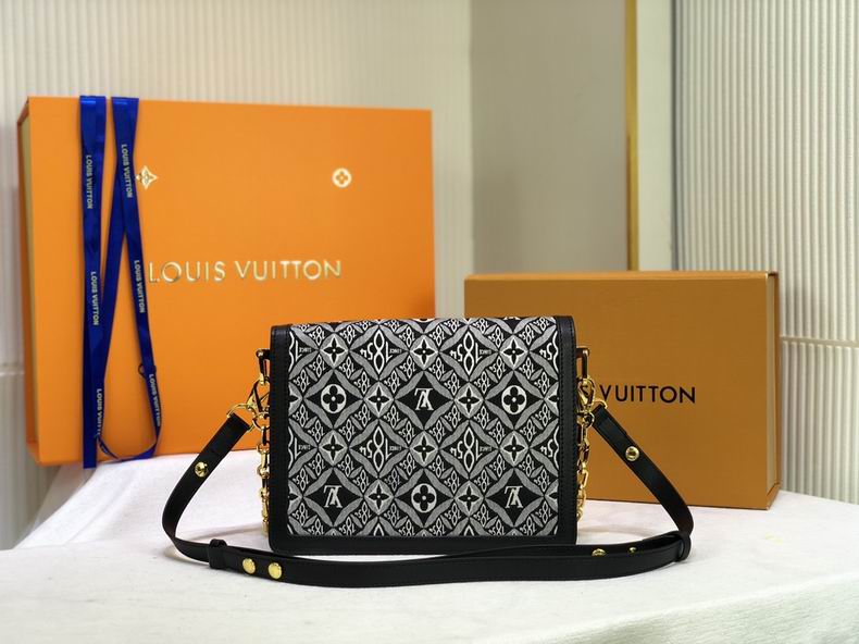 LV BAG Dauphine M44391 25cm