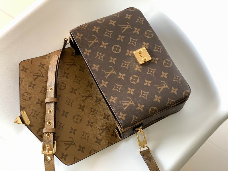 LV BAG Pochette Metis M44875 25X19X9cm XM