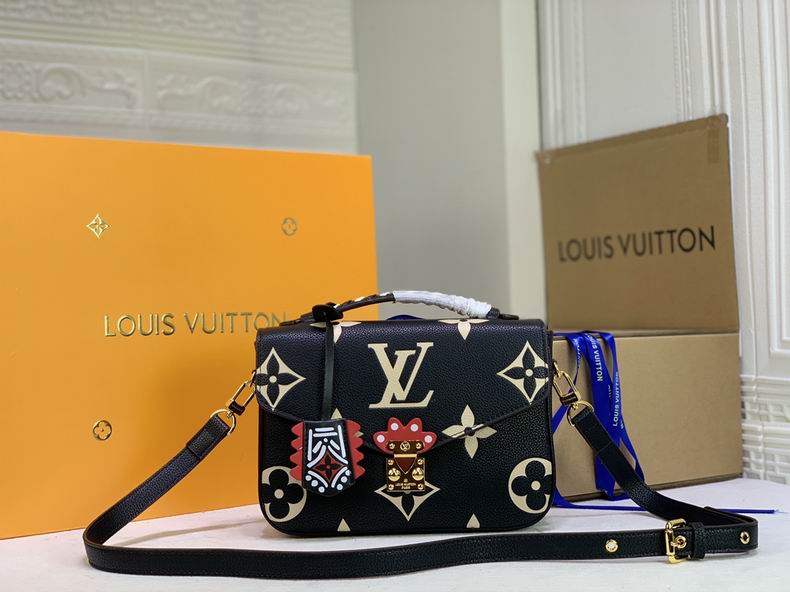 LV BAG Pochette Metis M45596 25x19x7 cm 