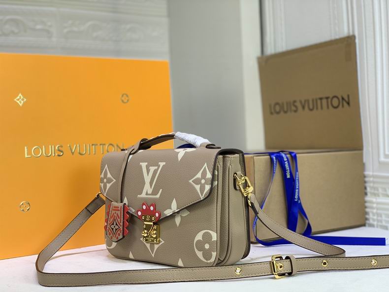 LV BAG Pochette Metis M45596 25x19x7 cm 