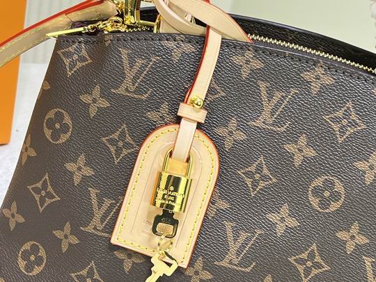 LV BAG Grand Palais M45900 29x18x12.5cm