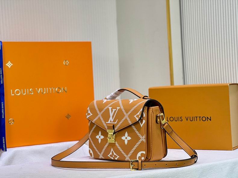 LV BAG Pochette Metis M46018 25X19X7 cm cs