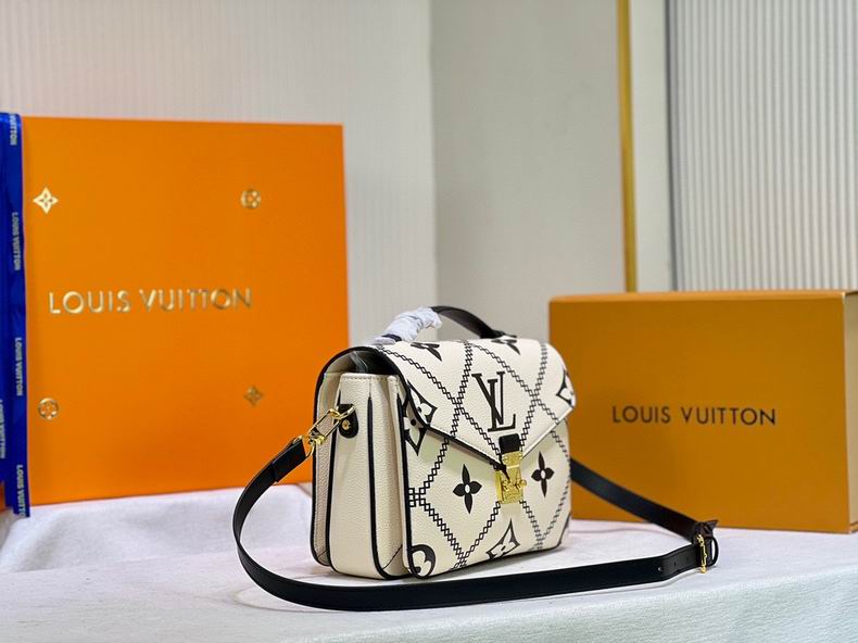 LV BAG Pochette Metis M46018 25X19X7 cm cs