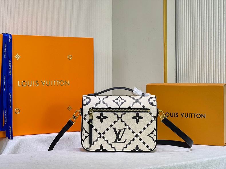 LV BAG Pochette Metis M46018 25X19X7 cm cs