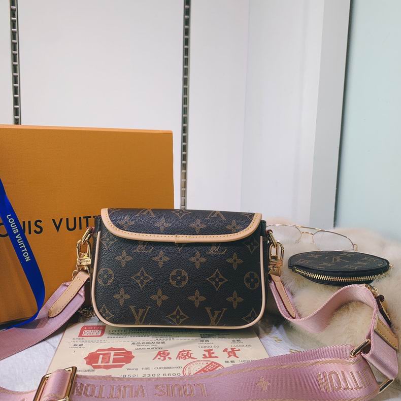 LV BAG Pochette Metis M56161 19x13x5 cm