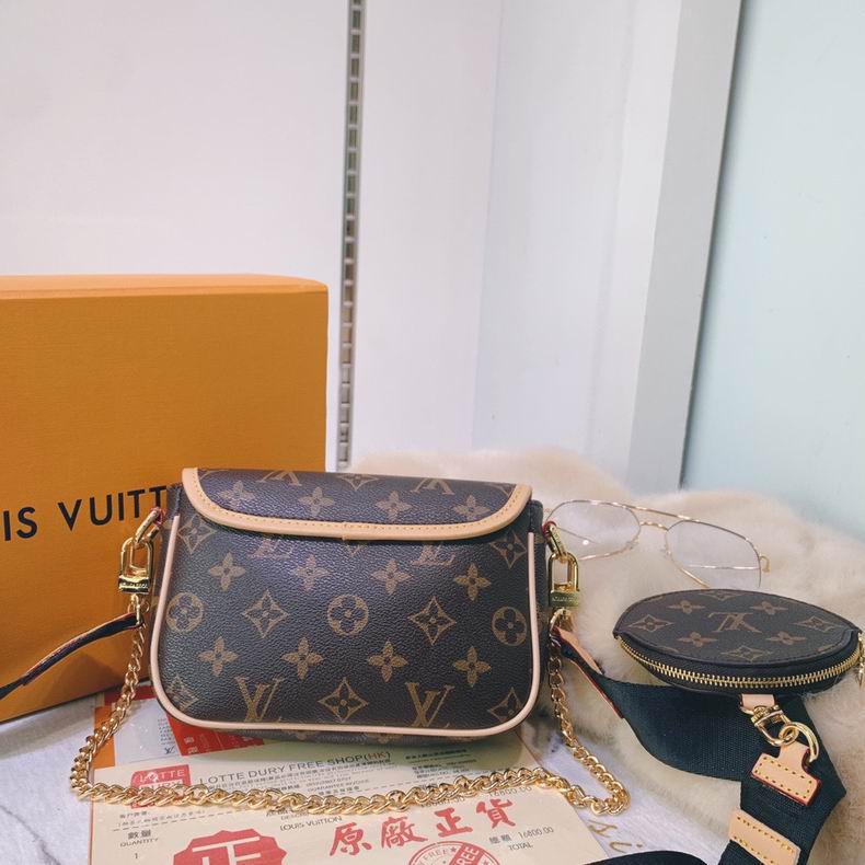 LV BAG Pochette Metis M56161 19x13x5 cm