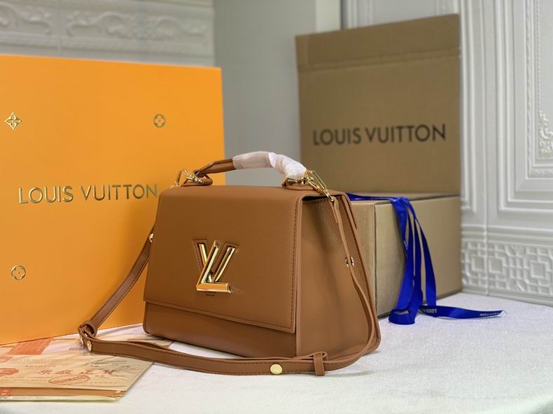 LV BAG Pochette Metis M57090 29x21x12 cm cs