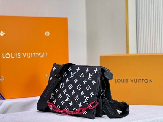 LV BAG Coussin M57790 26x20x12cm