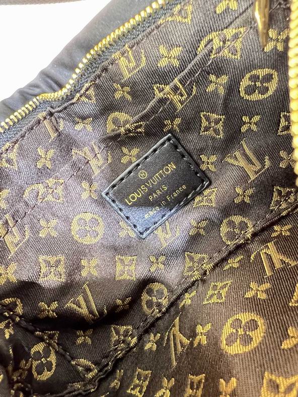 LV BAG Pochette Metis M57889 24X13 cm cs