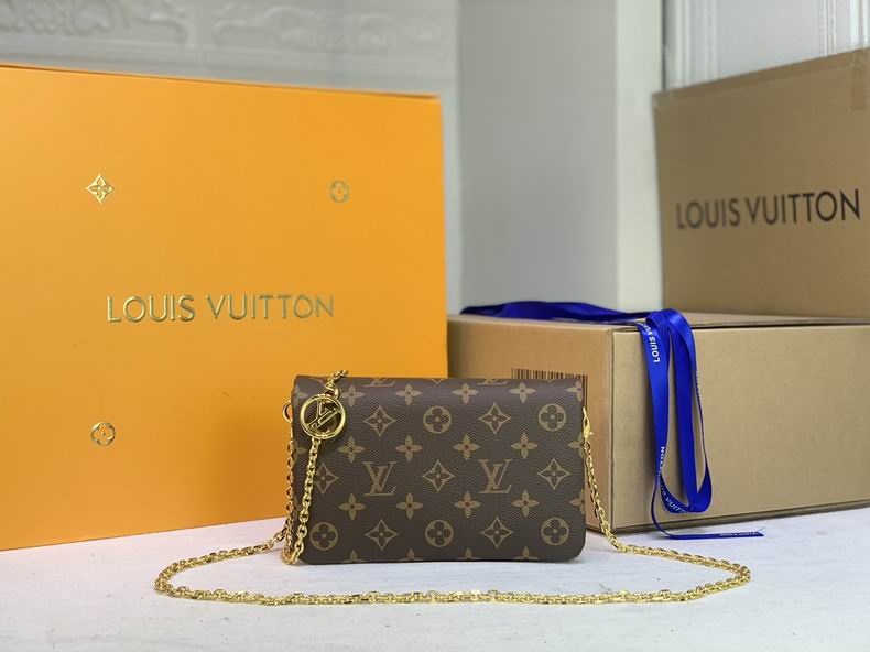 LV BAG Pochette Metis M67695 20x14x8 cm cs