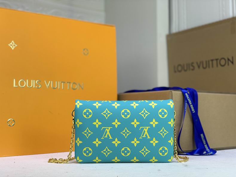 LV BAG Pochette Metis M67695 20x14x8 cm cs