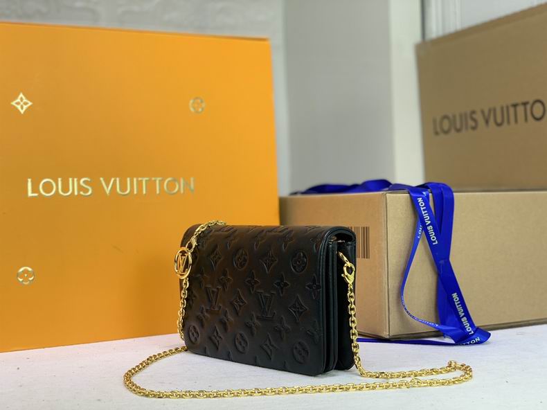 LV BAG Pochette Metis M67695 20x14x8 cm cs